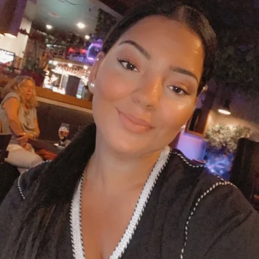 D B