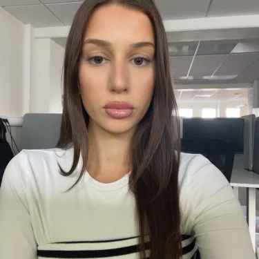 Rebecka R